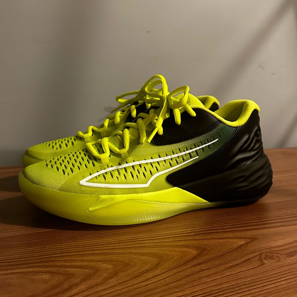 PUMA Women's Stewie 1 Quiet Fire Basketball Shoes